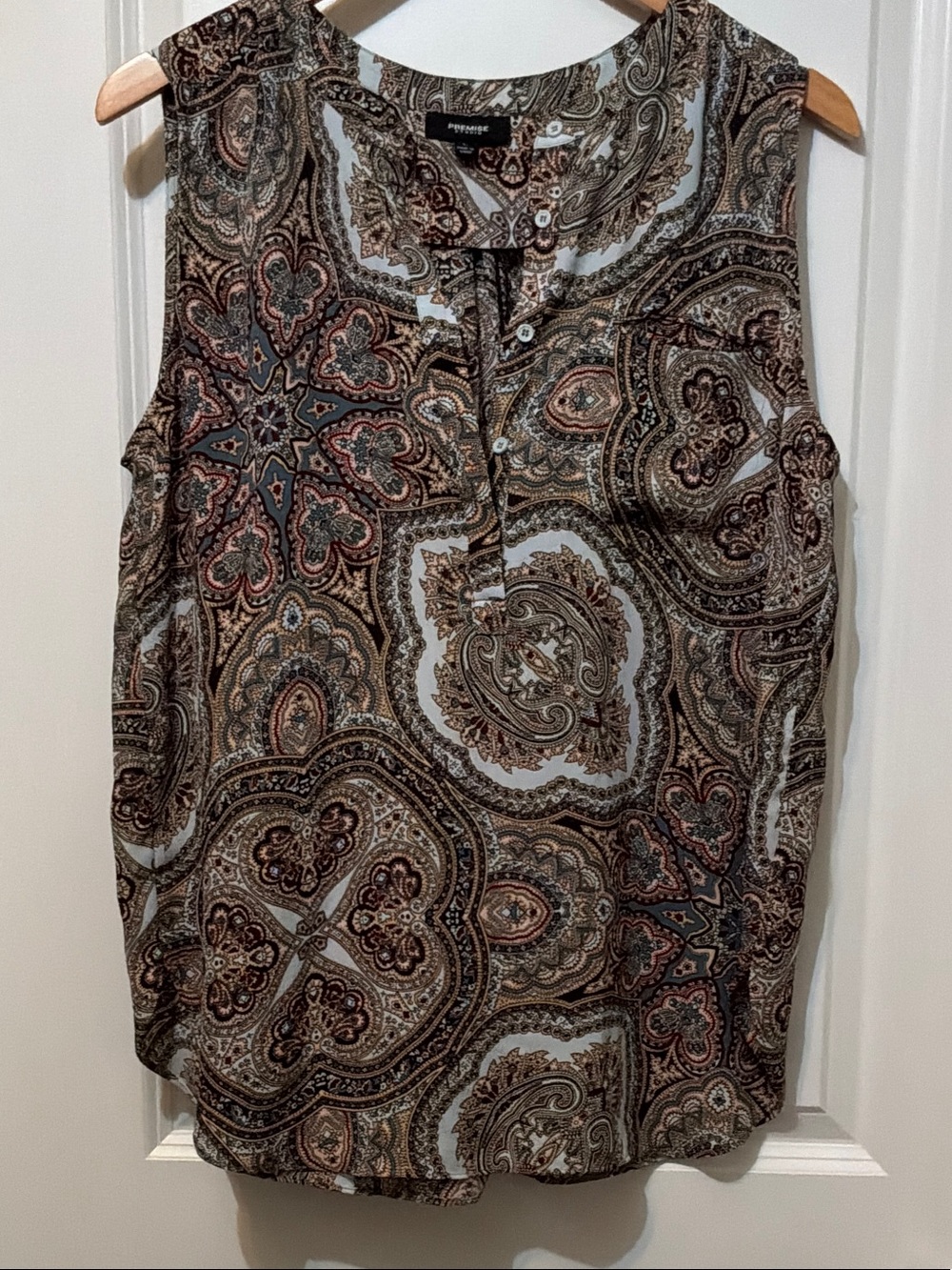 Sleeveless Paisley Henley Top in Brown and Black size L